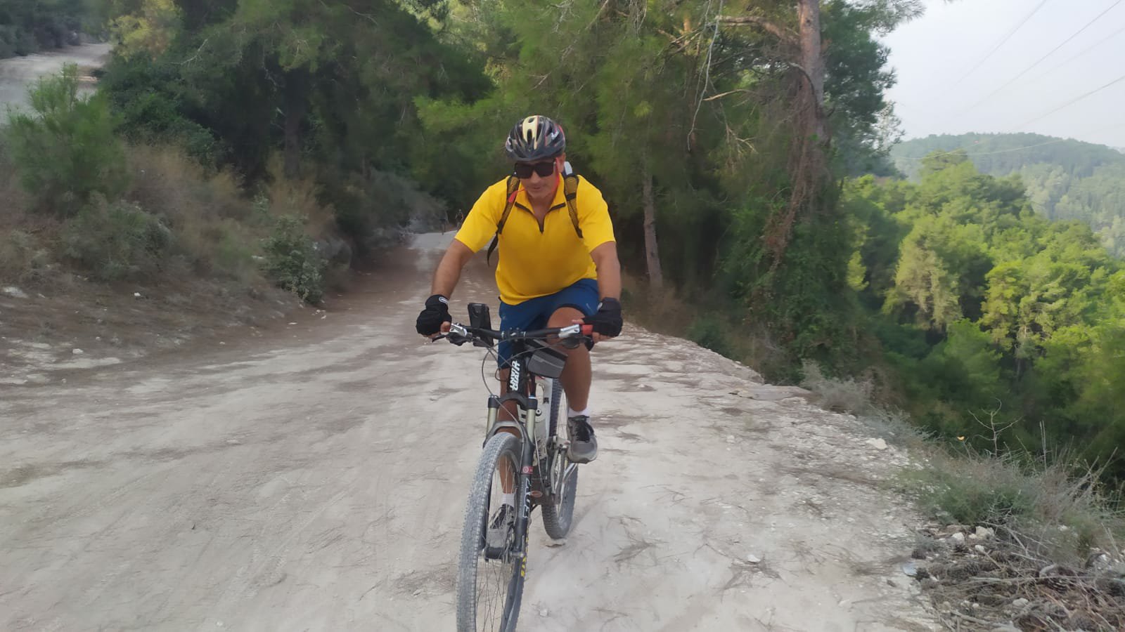 איציק חלויה