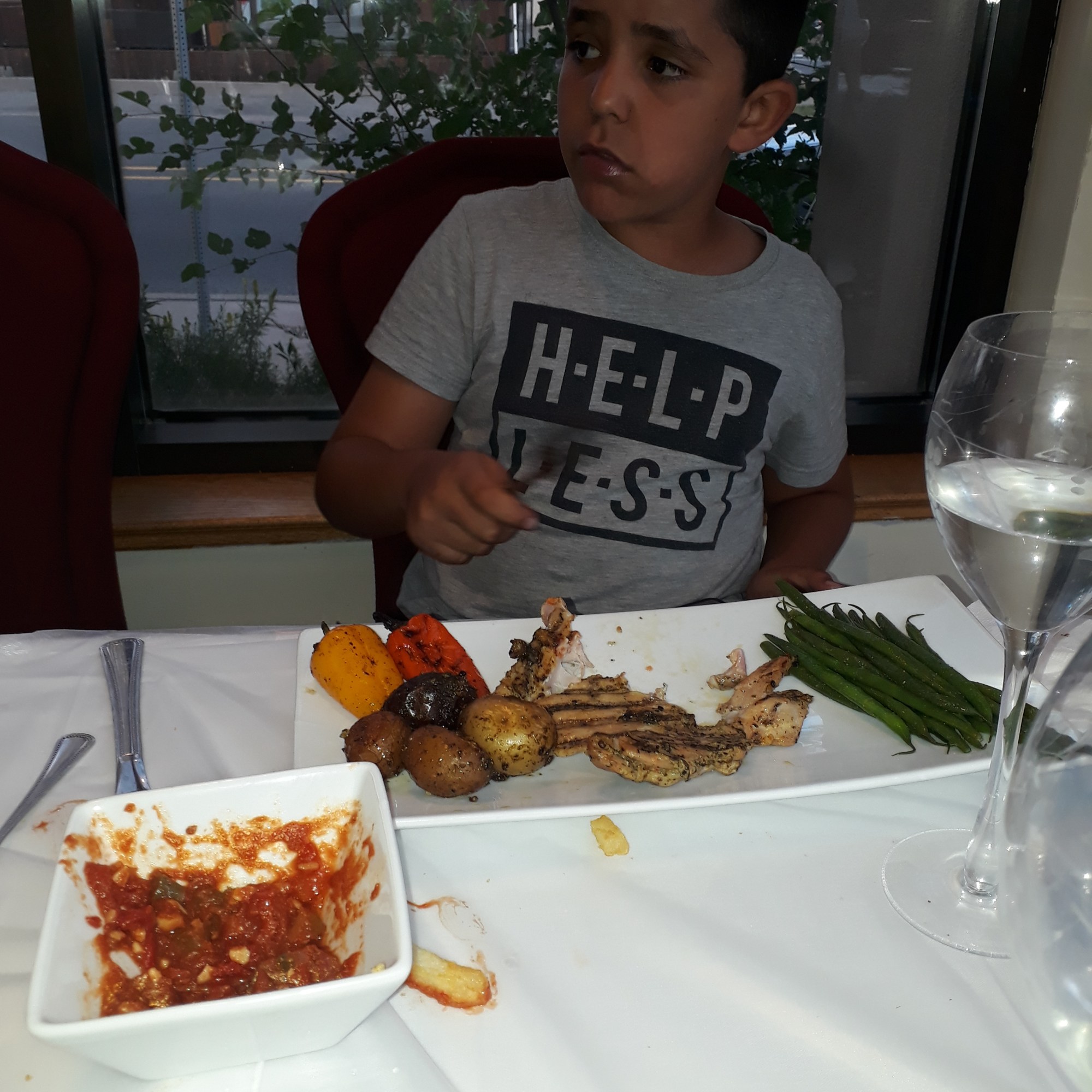 מפלי הניאגרה ארוחה בבית חב"ד