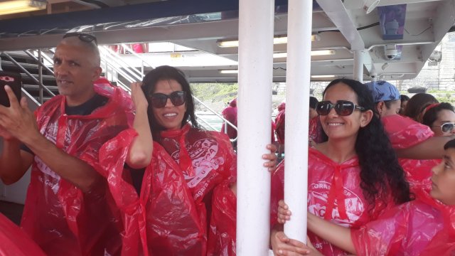 מפלי הניאגרה - שייט למפלים